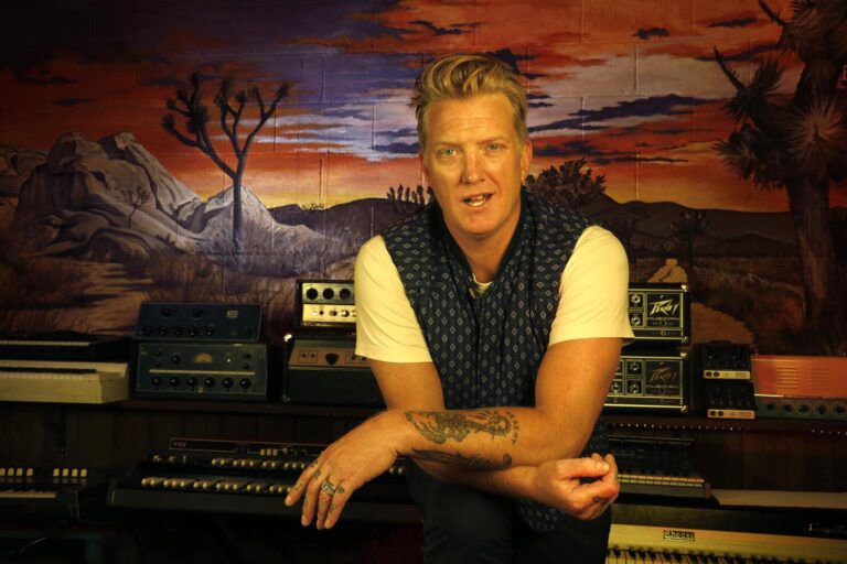 Josh Homme se asocia con Peavey para recrear su codiciado amplificador Decade